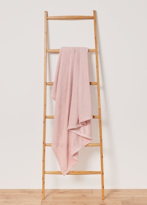 Plain Pink Throw (130cm x 150cm)