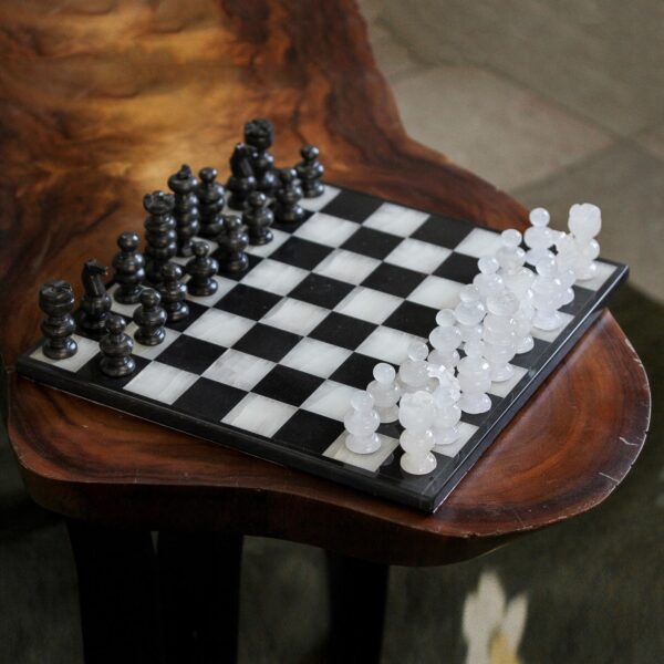 Classic Hand-Carved Marble and Onyx Chess Set from Mexico, 'Classic Duel'